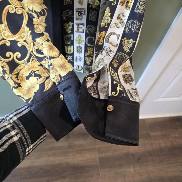 VERSACE 100% silk gold black Hibiscus Baroque Virtus Alphabet shirt S size mens - Picture 4 of 16